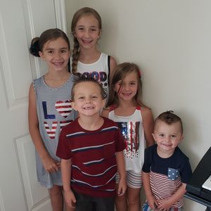 Meet your Posher, Larissa